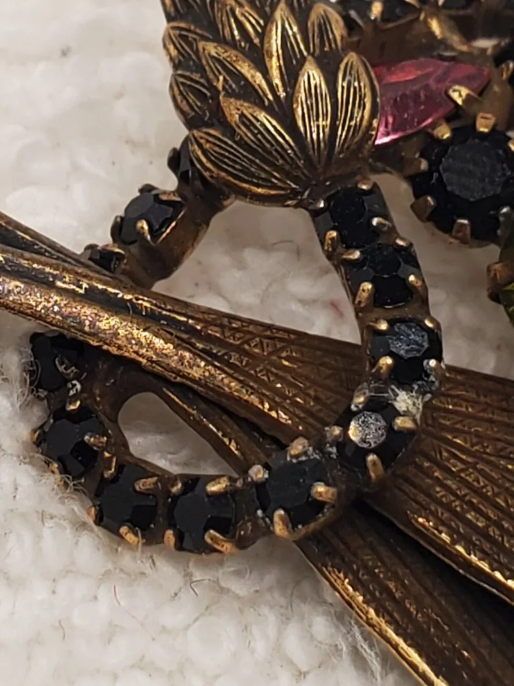 1 Gem stones Brooch, item # B- 1183,. wt.  24 grams.